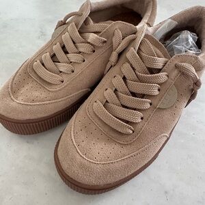 Reef Tan Suede Sneakers Size 9 -NWOT